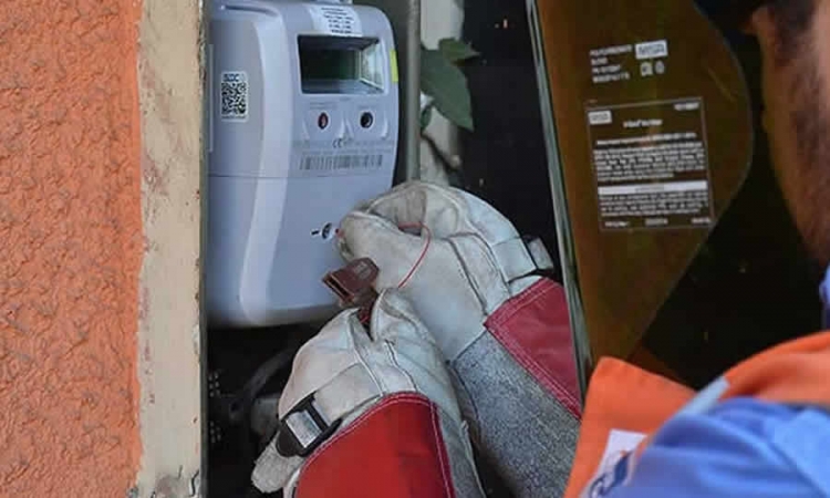 Procedimientos establecidos por la CREG aplicables en casos de acción u omisión de la empresa en la instalación del medidor
