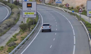 A través del acto administrativo se reglamentan los criterios técnicos en seguridad vial para la instalación y operación de los sistemas automáticos, semiautomáticos y otros medios tecnológicos para la detección de presuntas infracciones al tránsito