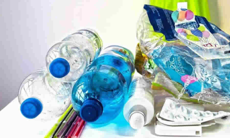 Ministerio de Ambiente precisó condiciones y alternativas para uso obligatorio de material reciclado en botellas y plásticos importados