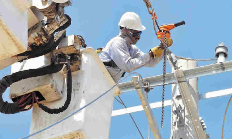 ¿Quiénes están legitimados para solicitar el servicio de conexión de energía?: CREG