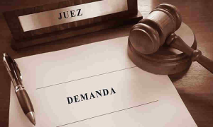 En las obras cinematográficas puede intervenir más de un director, usualmente hasta dos codirectores y éstos no se encuentran subordinados entre sí: Corte Suprema de Justicia